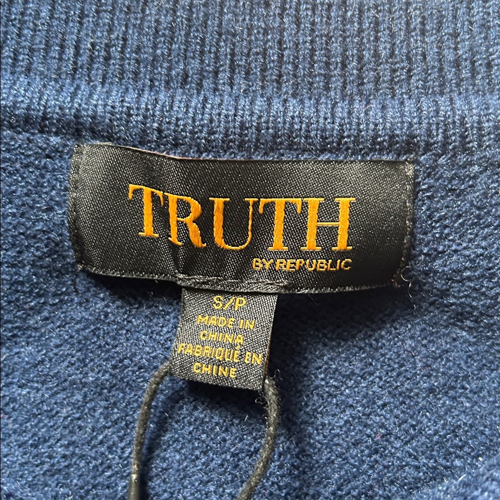 Blue Collared Sweater - Picture 2 of 5